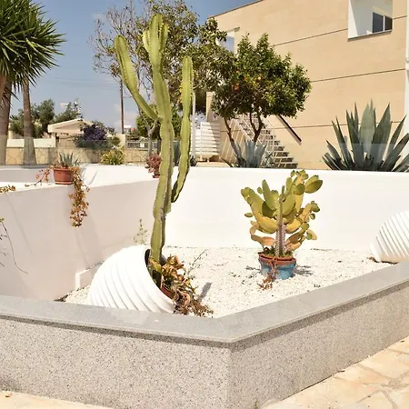 Fedrania Gardens 호텔