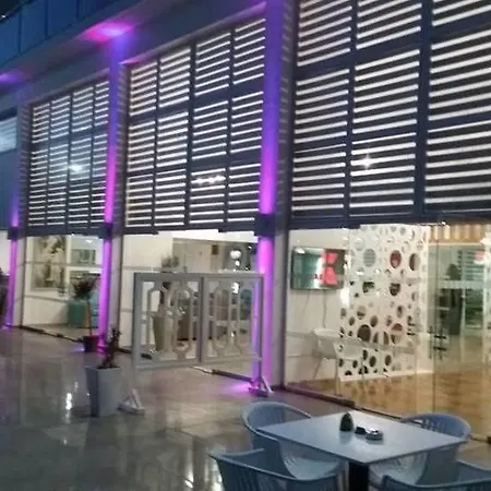 Ξενοδοχείο φεδράνια 2*