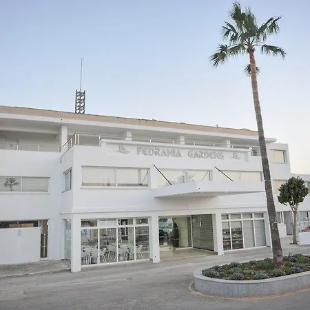 Отель Fedrania Gardens 2*