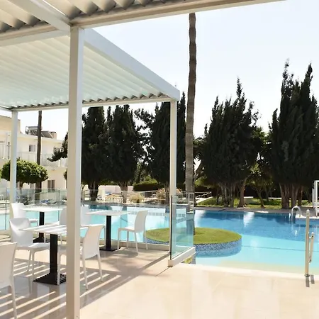 Fedrania Gardens 2*