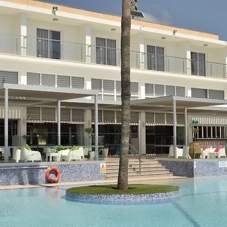 Отель Fedrania Gardens