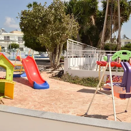 Отель Fedrania Gardens