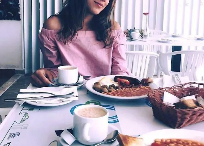 Fedrania Gardens Hotell 2*