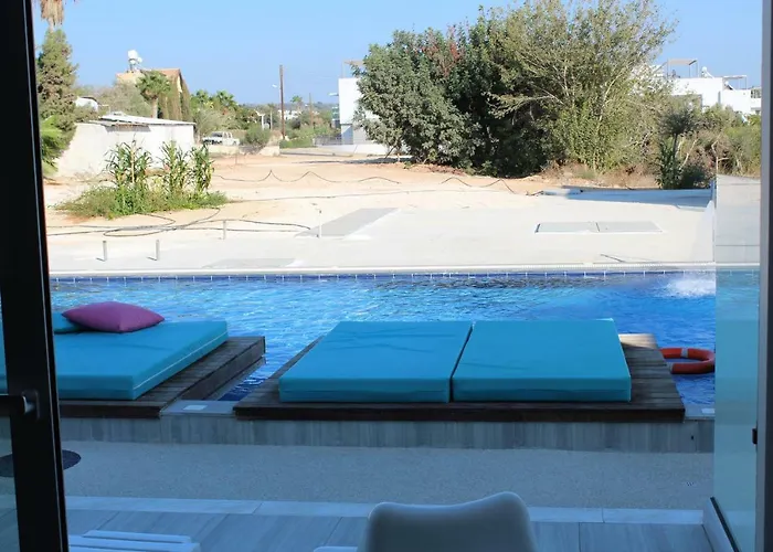 Hotel Fedrania Gardens