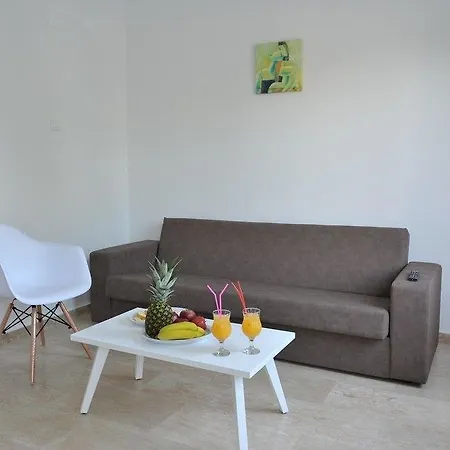 Fedrania Gardens מלון 2*