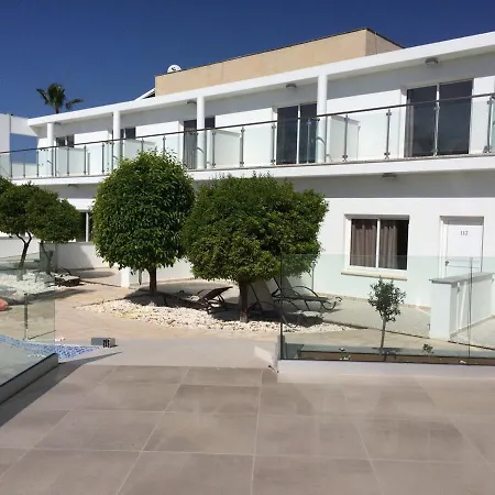Fedrania Gardens מלון איה נאפה