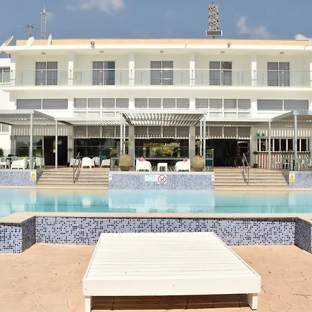 Fedrania Gardens מלון