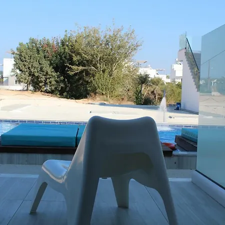 מלון Fedrania Gardens איה נאפה