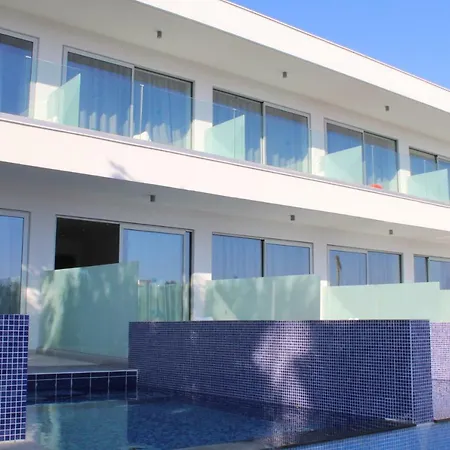 מלון Fedrania Gardens 2*