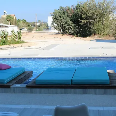 מלון Fedrania Gardens
