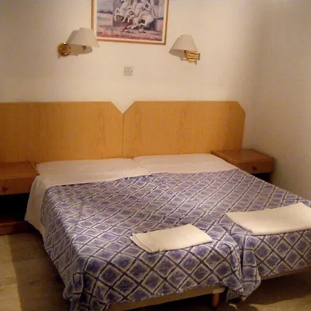 Fedrania Gardens מלון