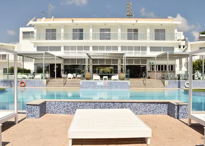 Fedrania Gardens Hotel